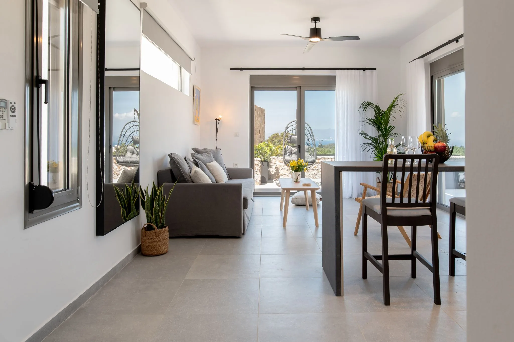 The Seaview Villa — 01